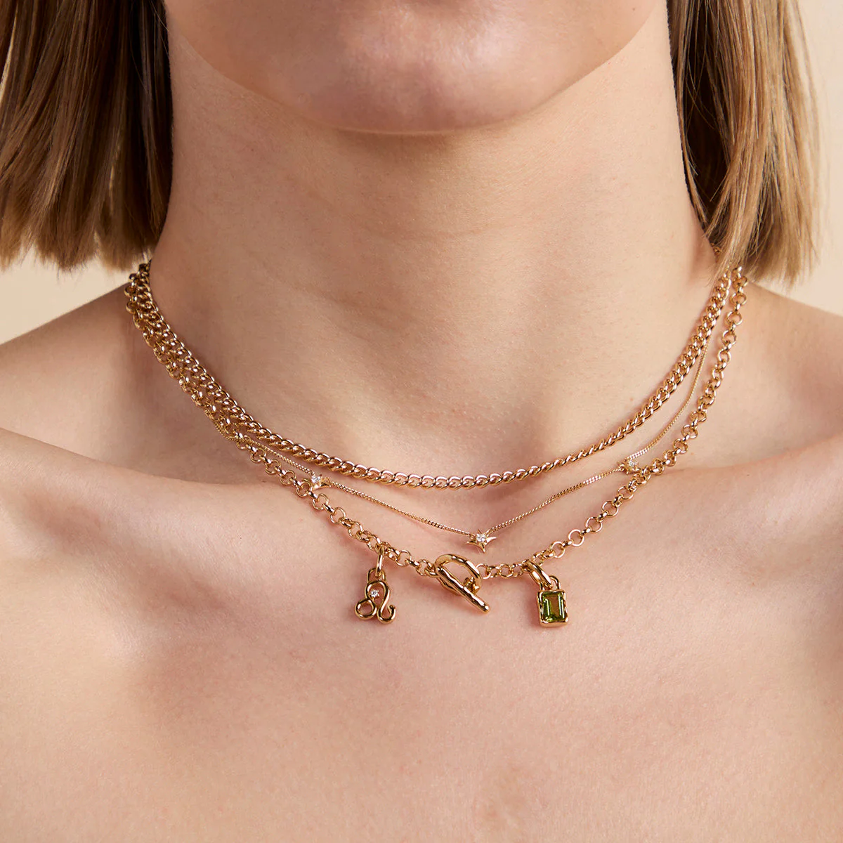 Bold Essential Curb Chain Necklace in Gold - Image 5