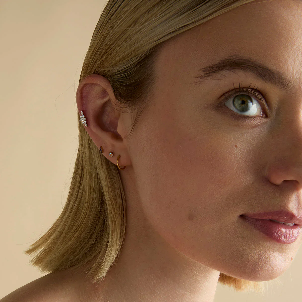 Crystal Cluster Titanium Piercing Stud in Gold - Image 4
