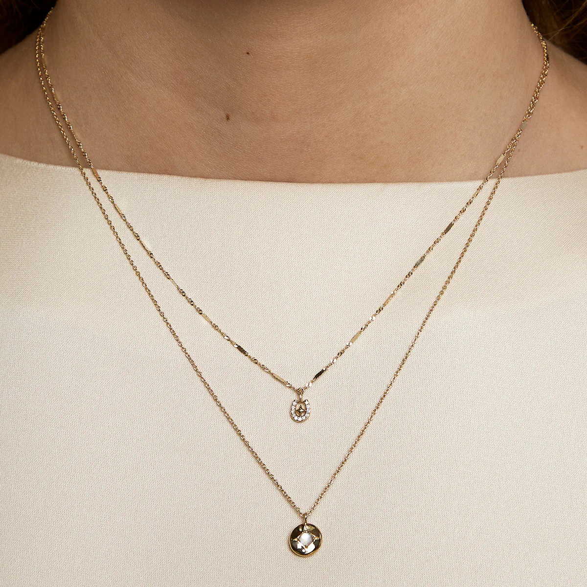 Diamond Pavé Horseshoe Charm 9k Gold - Image 4