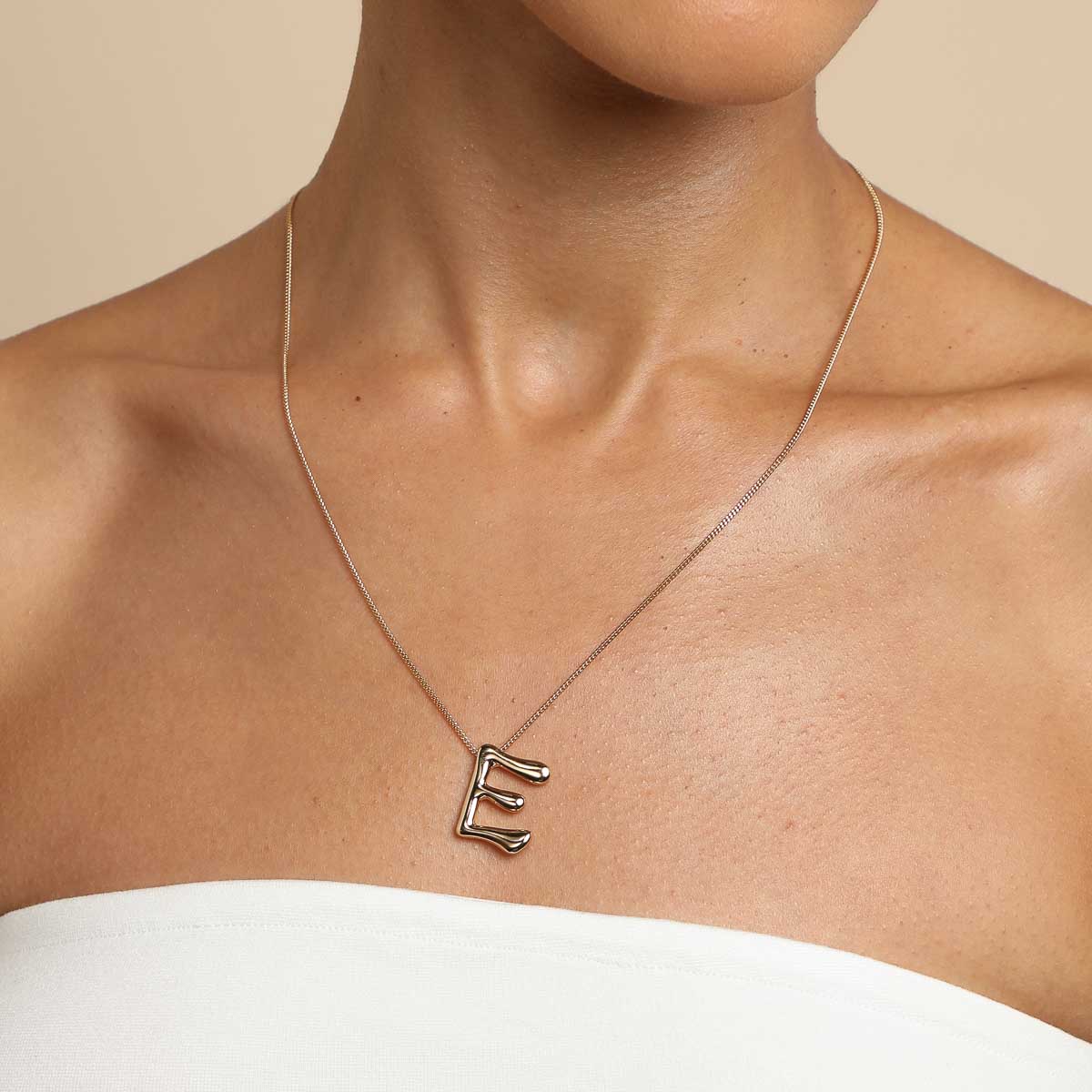 E Initial Bold Pendant Necklace in Gold - Image 2