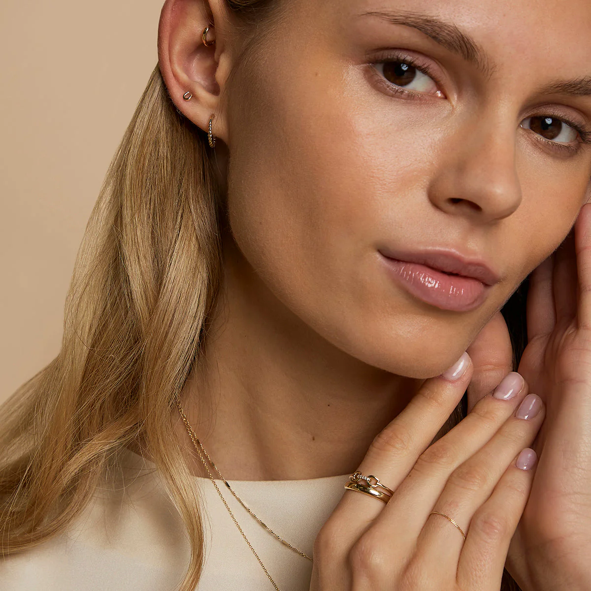 Horseshoe Piercing Stud in Solid Gold - Image 4