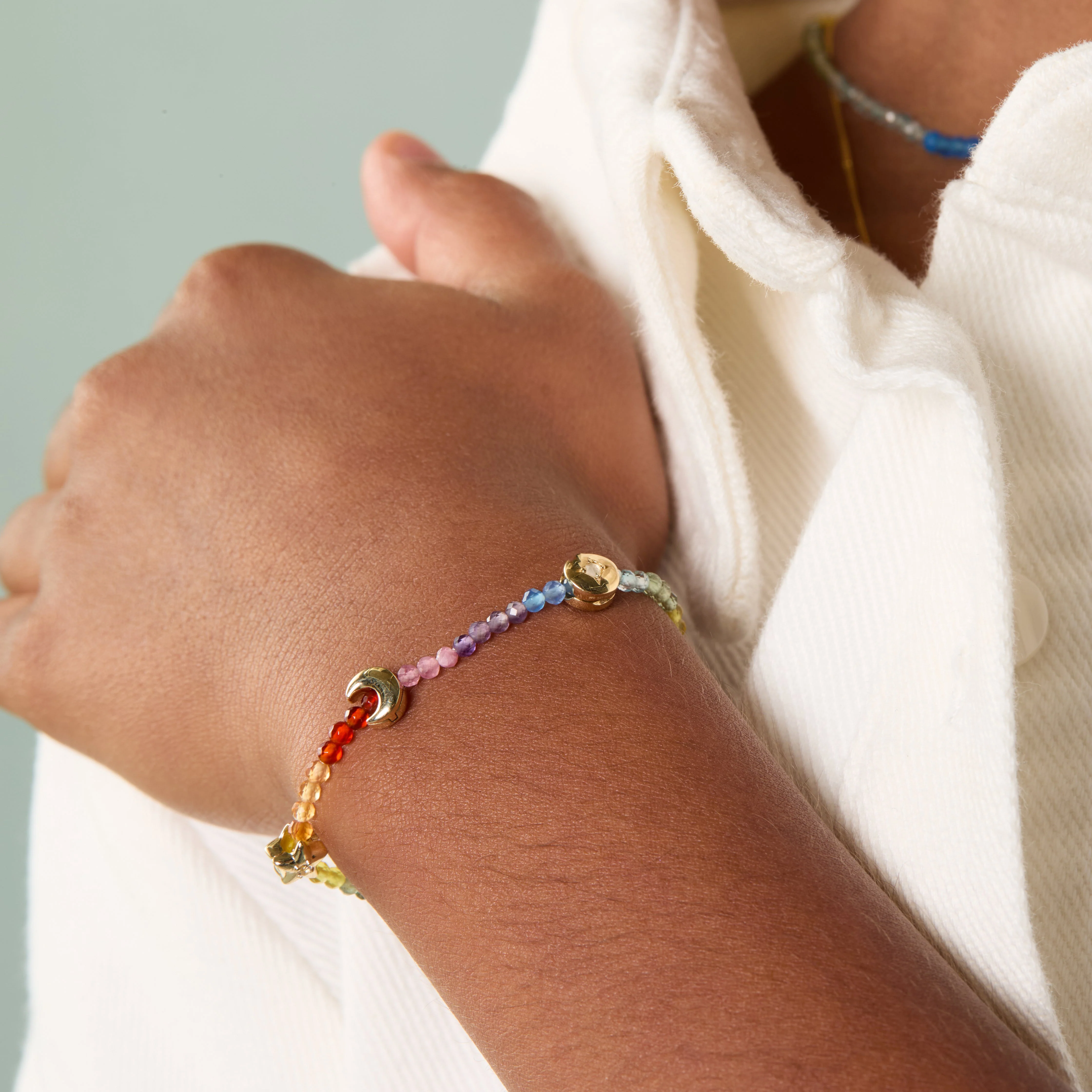 Moon Click Charm in 9k Gold - Image 5