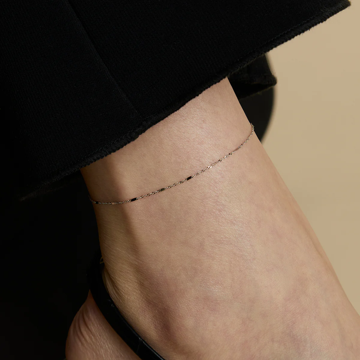Astrid Chain Anklet in Solid White Gold - Image 2