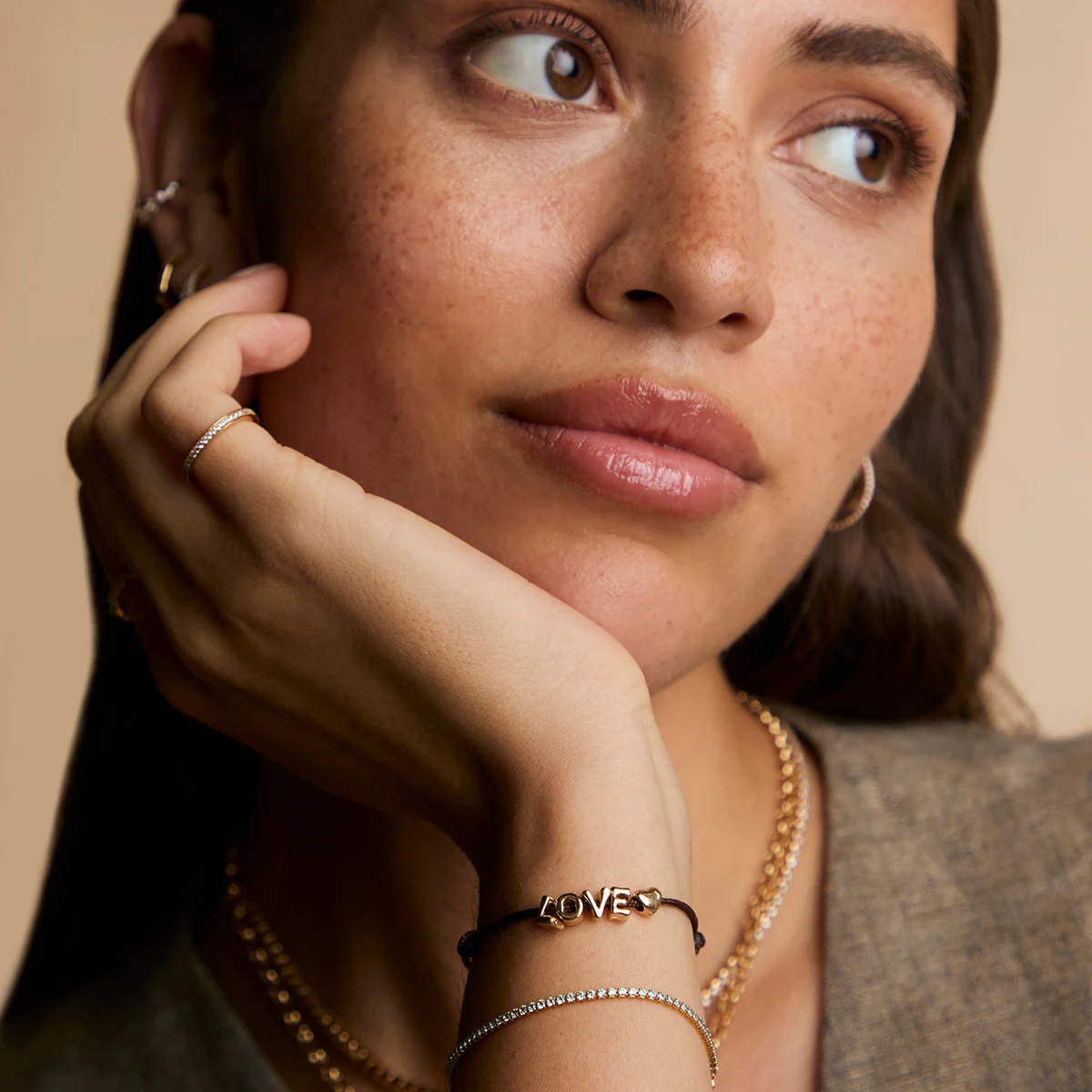 O Initial Click Charm in Solid Gold - Image 5