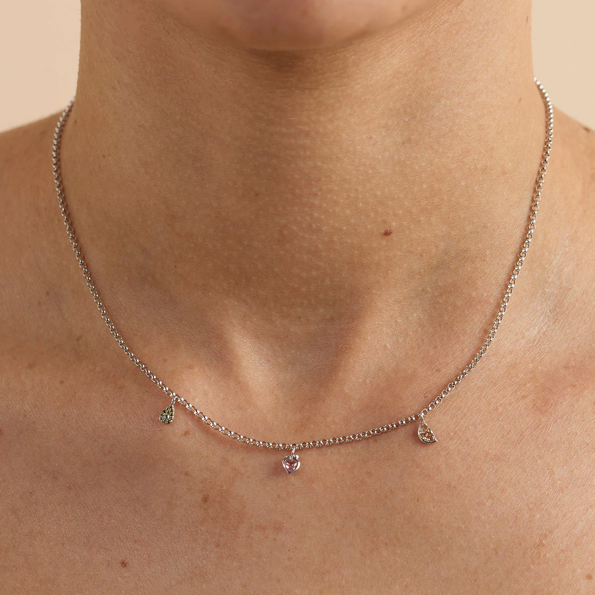 Peach Charm 9k White Gold - Image 2