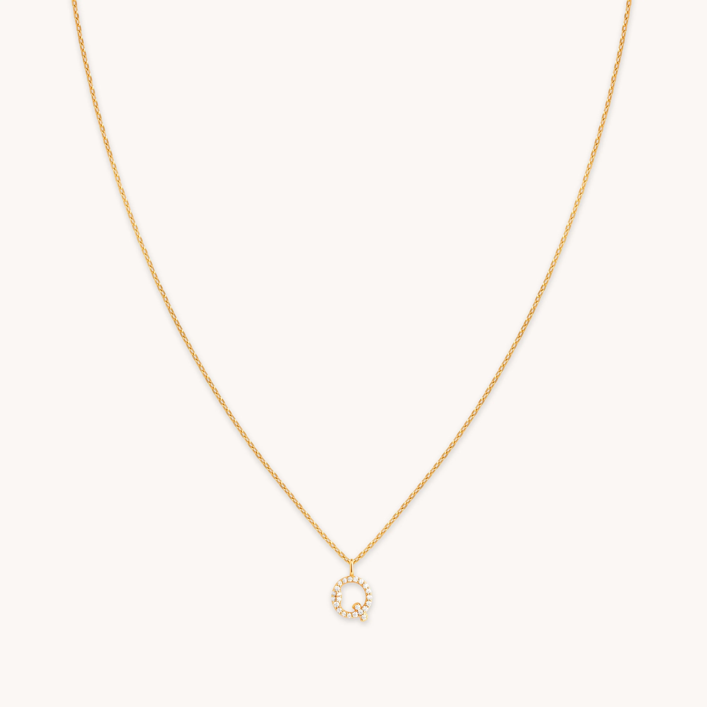 Q Initial Pavé Pendant Necklace in Gold