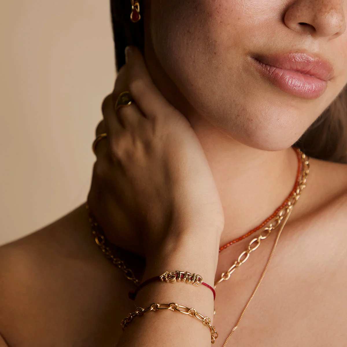 S Initial Click Charm in Solid Gold - Image 5